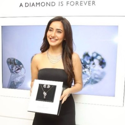 Gorgeous Neha Sharma oozes oomph in her Instagram&nbsp;pics!