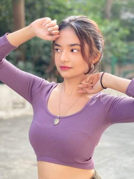 Hot Anushka.sen Photos